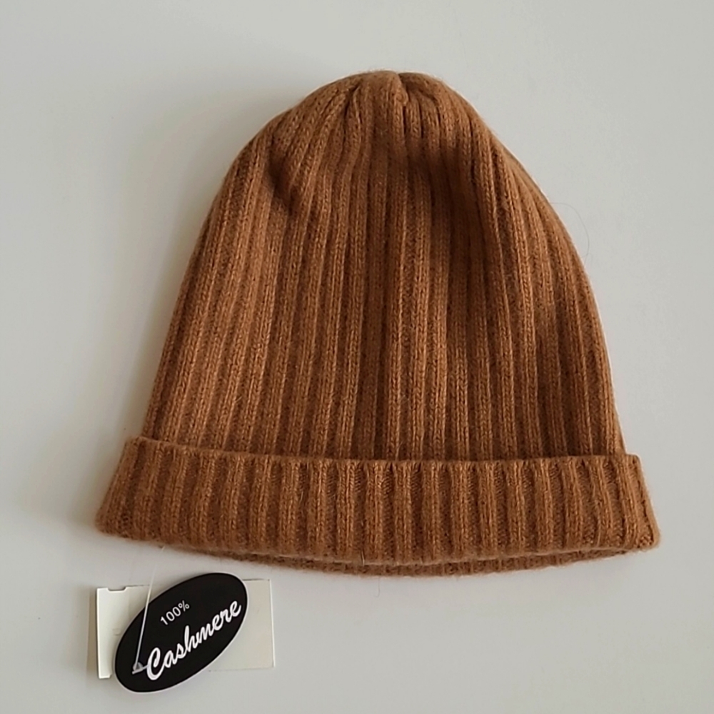 Bergdorf Goodman Cashmere Hat - Picture 3 of 5